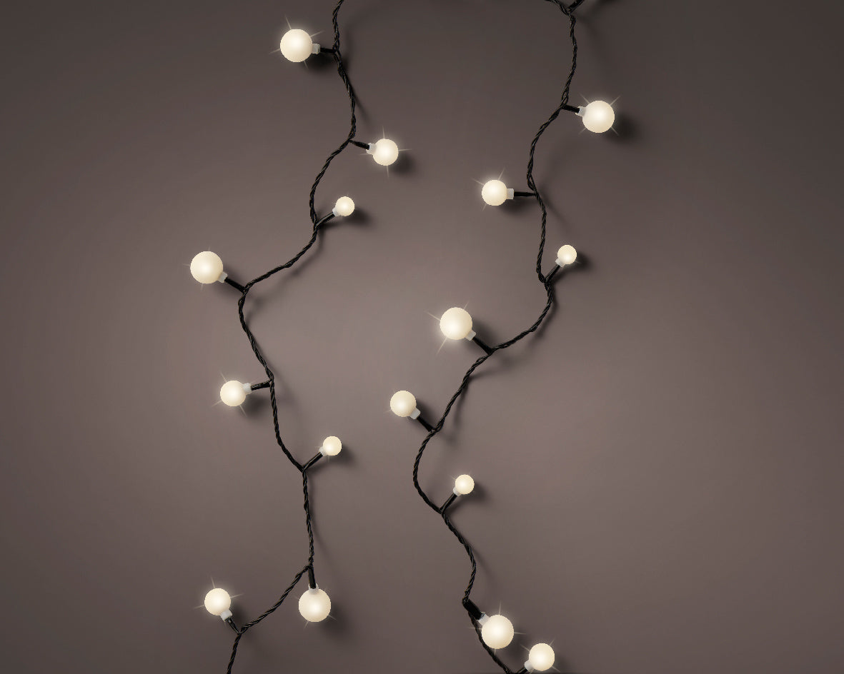 Lampki LED ''Wiśnie'' 240L – 18 m – Ciepły biały