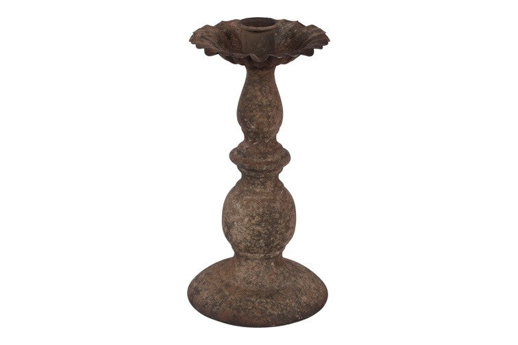 Rustykalny Świecznik w Rdzawym Odcieniu – Ciepło i Charakter