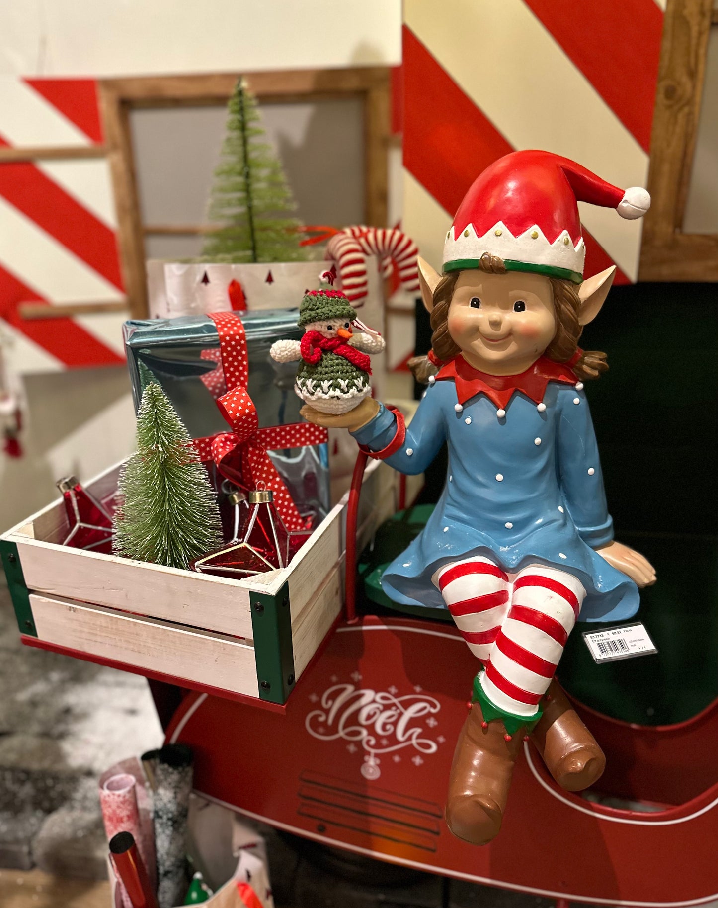 Dekoracyjna Pani elf XXL świąteczna 52 cm