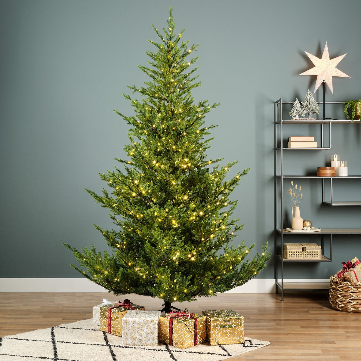 Choinka LED 180 cm Norway Spruce  – ciepłe białe światło