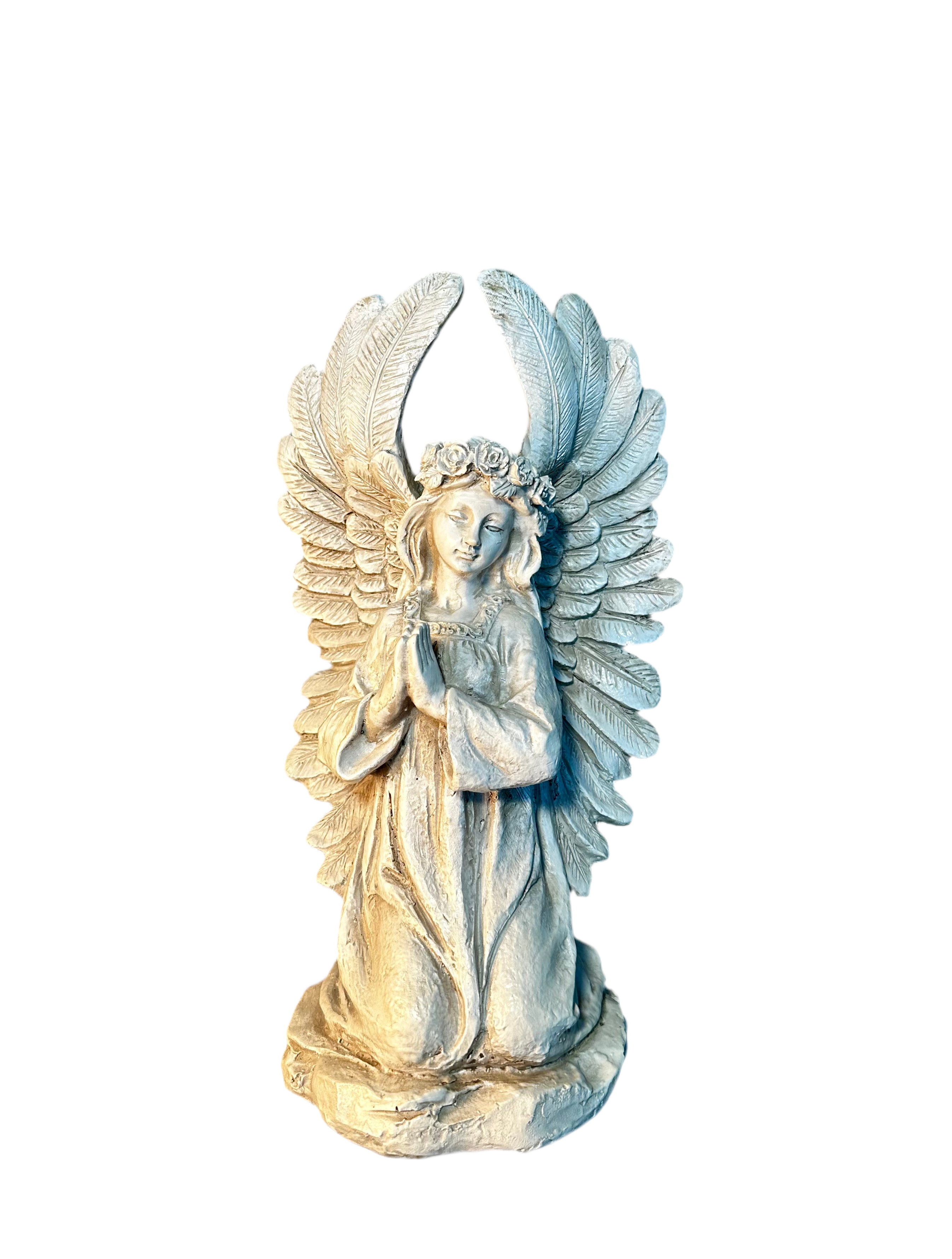 Anioł z wiankiem w kwiatuszki