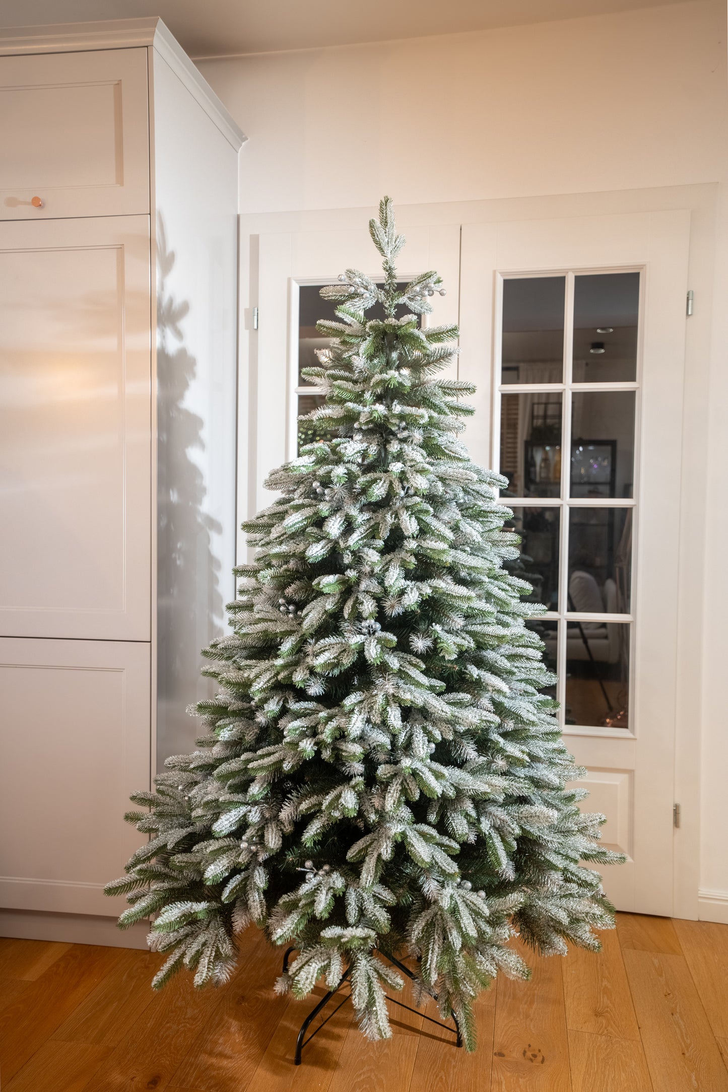 Choinka PE+PVC ośnieżona 180/220/250 cm